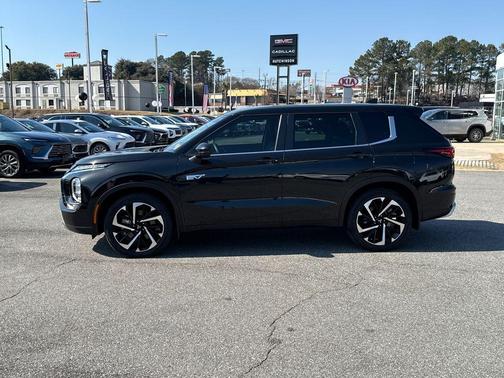2023 Mitsubishi Outlander PHEV SE