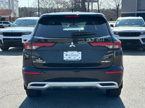 2023 Mitsubishi Outlander PHEV SE
