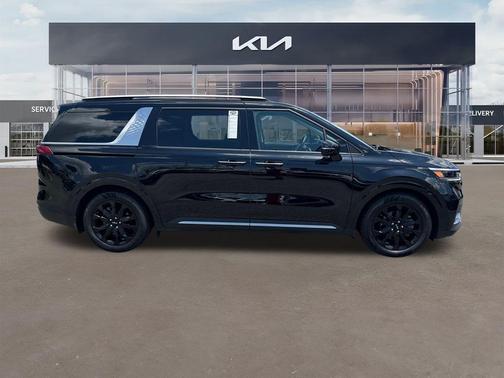 2024 Kia Carnival SX