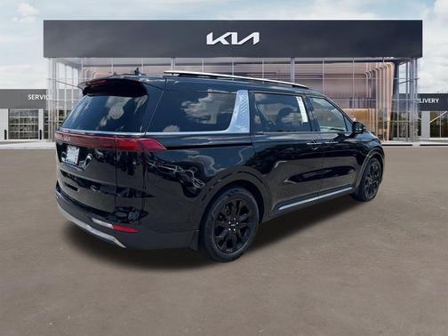 2024 Kia Carnival SX