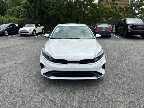 Snow White Pearl 2024 Kia Forte LXS