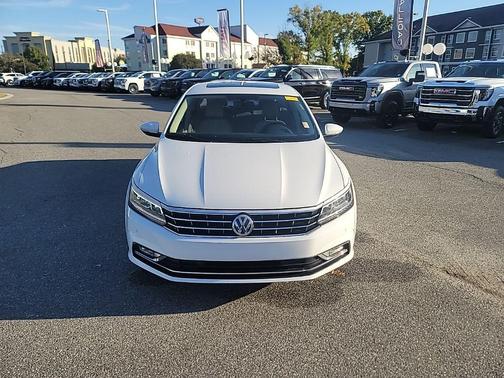 2017 Volkswagen Passat 1.8T SE w/Technology
