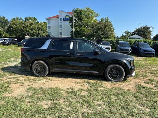 2025 Kia Carnival LX