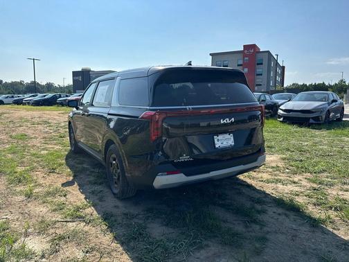 2025 Kia Carnival LX