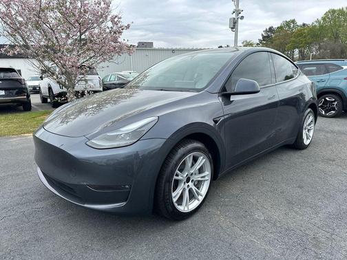 Black 2023 Tesla Model Y Long Range