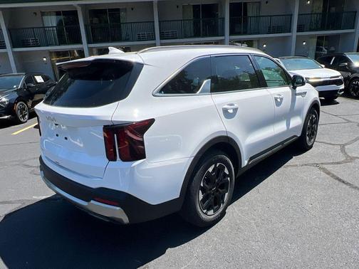 2025 Kia Sorento S