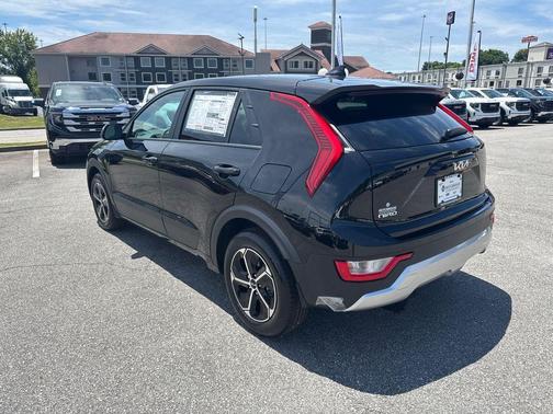 2025 Kia Niro LX