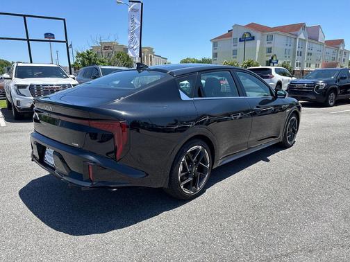 2025 Kia K4 GT-Line