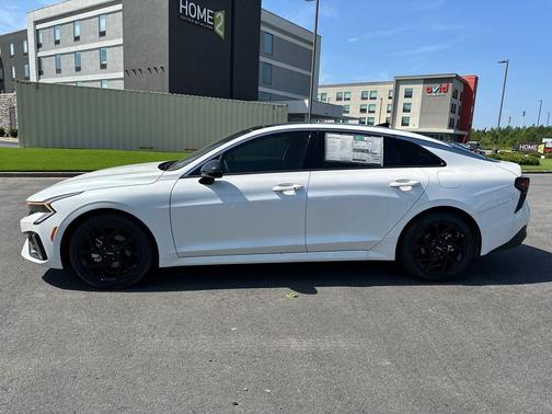 Snow White Pearl 2026 Kia K5 GT-Line
