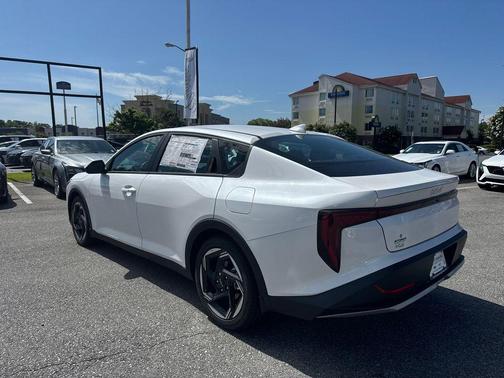 2025 Kia K4 EX