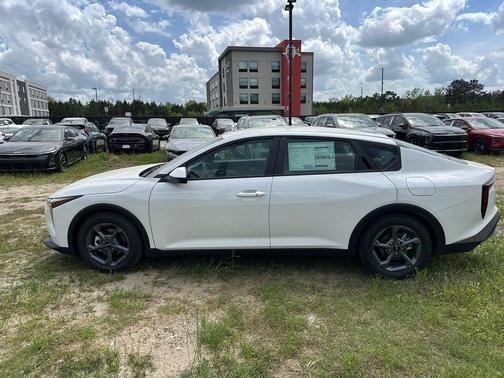 Snow White Pearl 2026 Kia K4 LXS