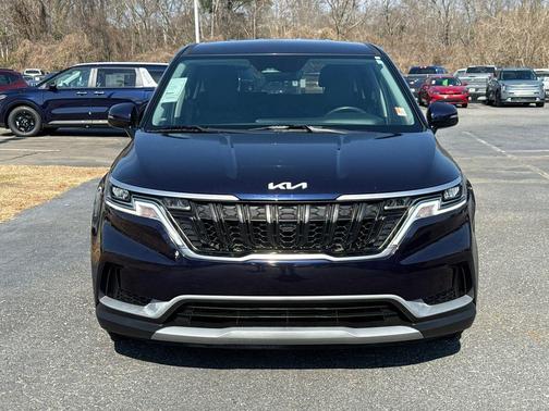 2024 Kia Carnival LX