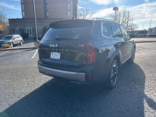 Ebony Black 2025 Kia Telluride S