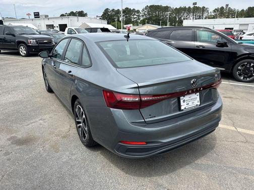 Platinum Gray Metallic 2025 Volkswagen Jetta 1.5T Sport