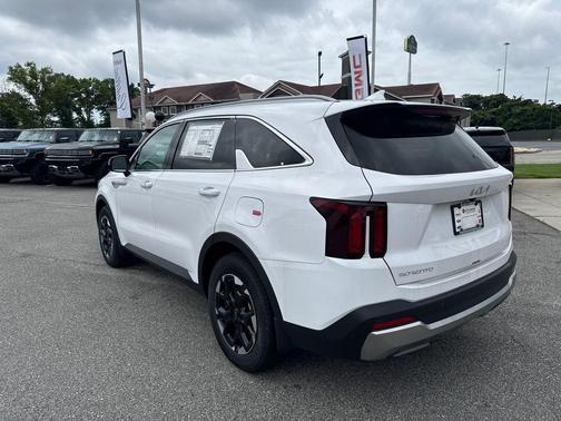 2025 Kia Sorento S