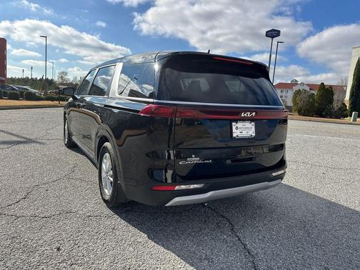 2022 Kia Carnival LXS