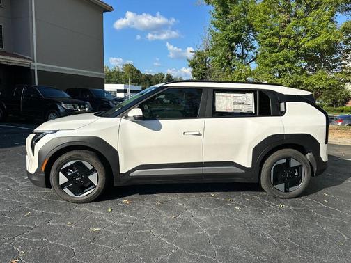 Snow White Pearl 2027 Kia EV3