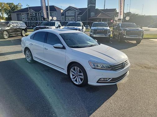 2017 Volkswagen Passat 1.8T SE w/Technology