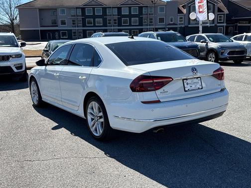 2017 Volkswagen Passat 1.8T SE w/Technology