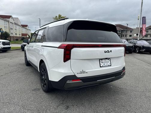 2026 Kia Carnival SX