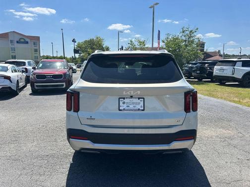 Ivory Silver 2026 Kia Sorento S