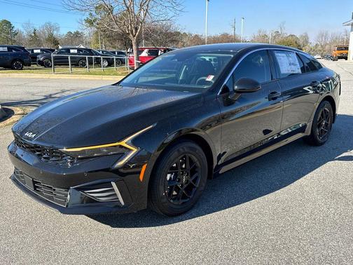Aurora Black Pearl 2026 Kia K5 LXS