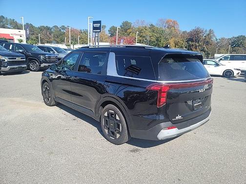 2025 Kia Carnival EX