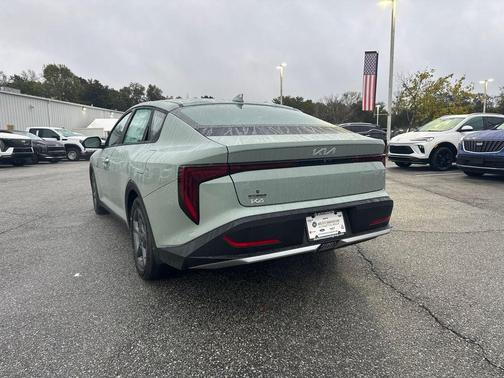 2025 Kia K4 LX