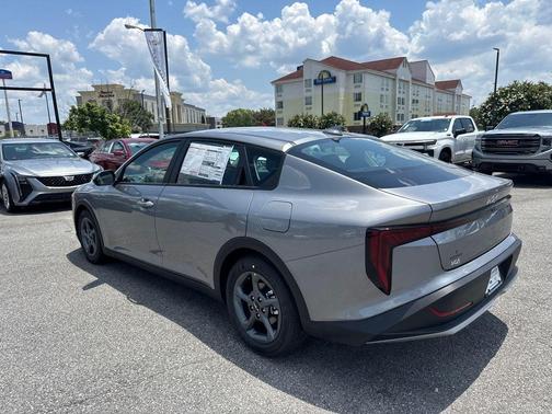 2025 Kia K4 LX