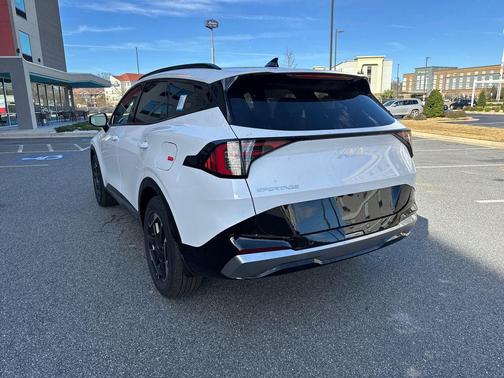 Glacial White Pearl 2026 Kia Sportage SX
