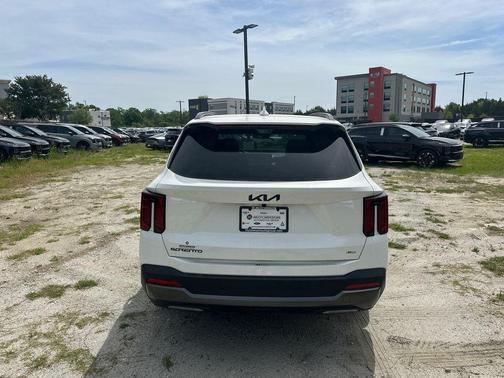 Snow White Pearl 2026 Kia Sorento Hybrid X-LINE SX PRESTIGE