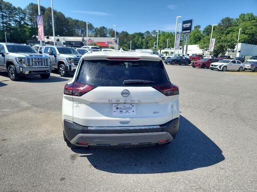 White 2023 Nissan Rogue SV