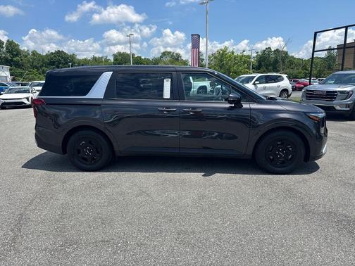 2025 Kia Carnival LXS