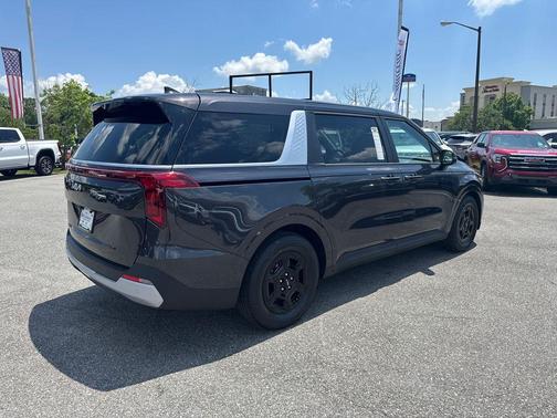 2025 Kia Carnival LXS