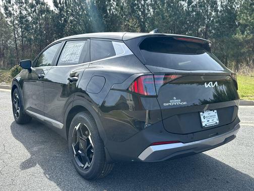 Ebony Black 2026 Kia Sportage EX