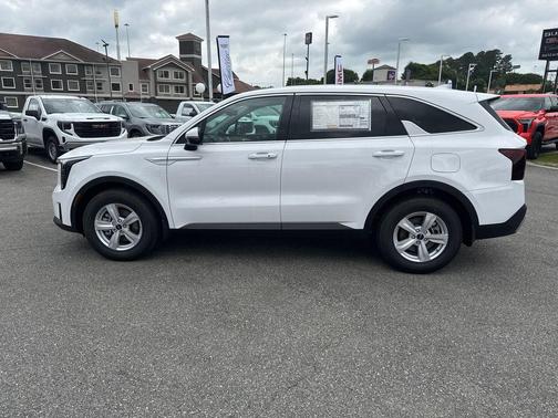 2025 Kia Sorento LX