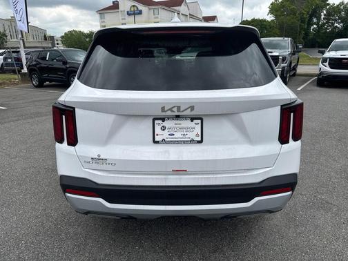 2025 Kia Sorento LX