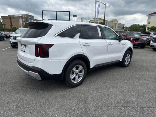 2025 Kia Sorento LX