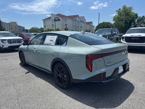 2025 Kia K4 GT-Line Turbo