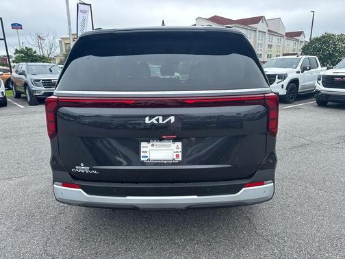Metal 2025 Kia Carnival EX