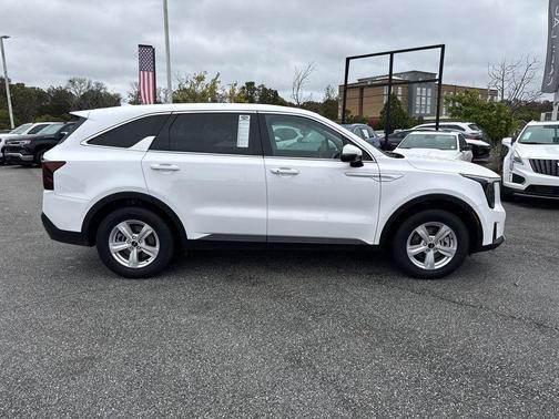 2024 Kia Sorento LX