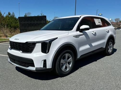 Glacial White Pearl 2026 Kia Sorento LX