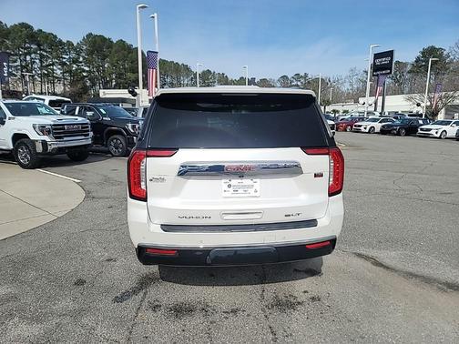 2022 GMC Yukon XL SLT