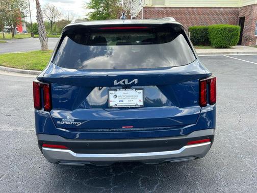 2025 Kia Sorento S