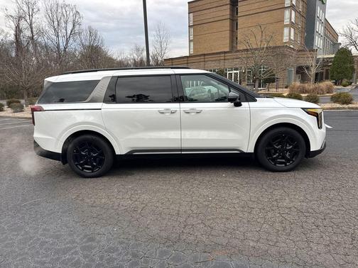 Snow White Pearl 2026 Kia Carnival Hybrid SX Prestige