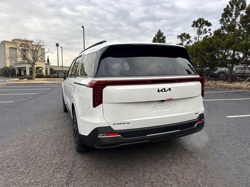Snow White Pearl 2026 Kia Carnival Hybrid SX Prestige