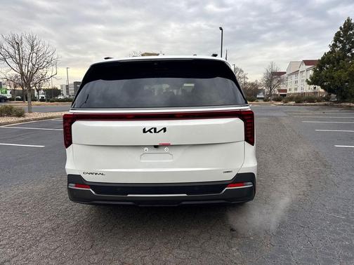 Snow White Pearl 2026 Kia Carnival Hybrid SX Prestige