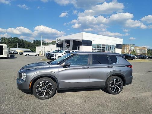 2024 Mitsubishi Outlander SE