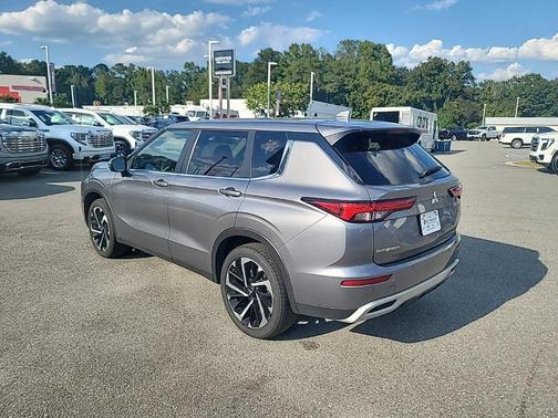 2024 Mitsubishi Outlander SE