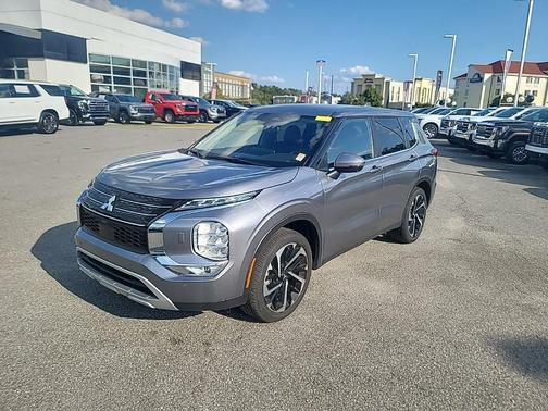 2024 Mitsubishi Outlander SE